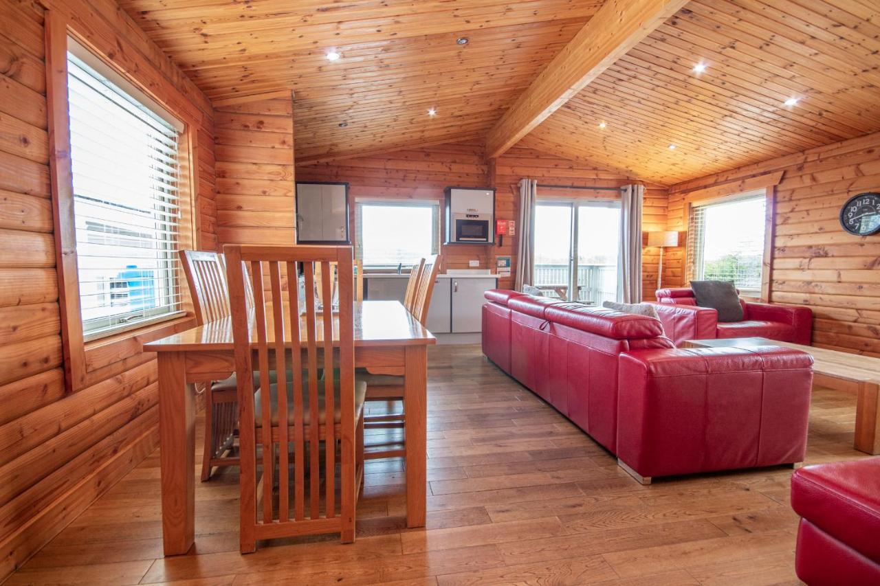 Aviemore Lodges Екстериор снимка