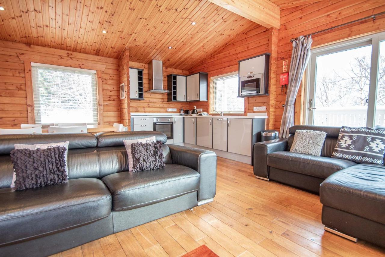 Aviemore Lodges Екстериор снимка
