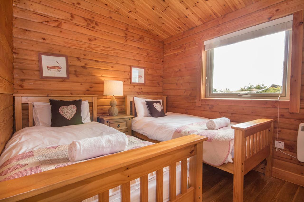 Aviemore Lodges Екстериор снимка